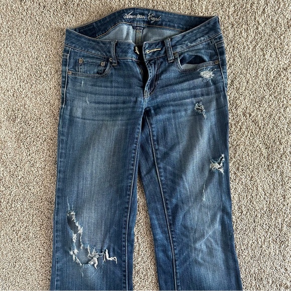 American Eagle Women’s Favorite Boyfriend Distressed Flare Jeans Size 2 - Picture 2 of 4